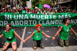 Featured image for “HOW A NETWORK OF ACTIVISTS ARE HELPING WOMEN GET ABORTIONS IN ARGENTINA DURING CORONAVIRUS LOCKDOWN”